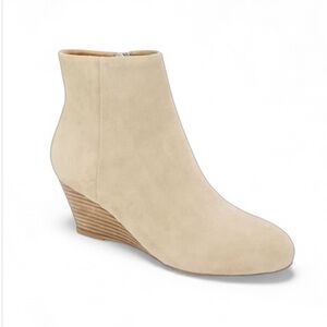 NWT Andre Assous Kora Wedge Bootie Light Beige Suede Boot Sz 9